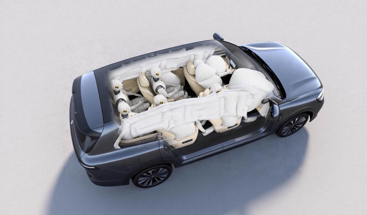 桌子上放着蓝色的汽车

AI 生成的内容可能不正确。