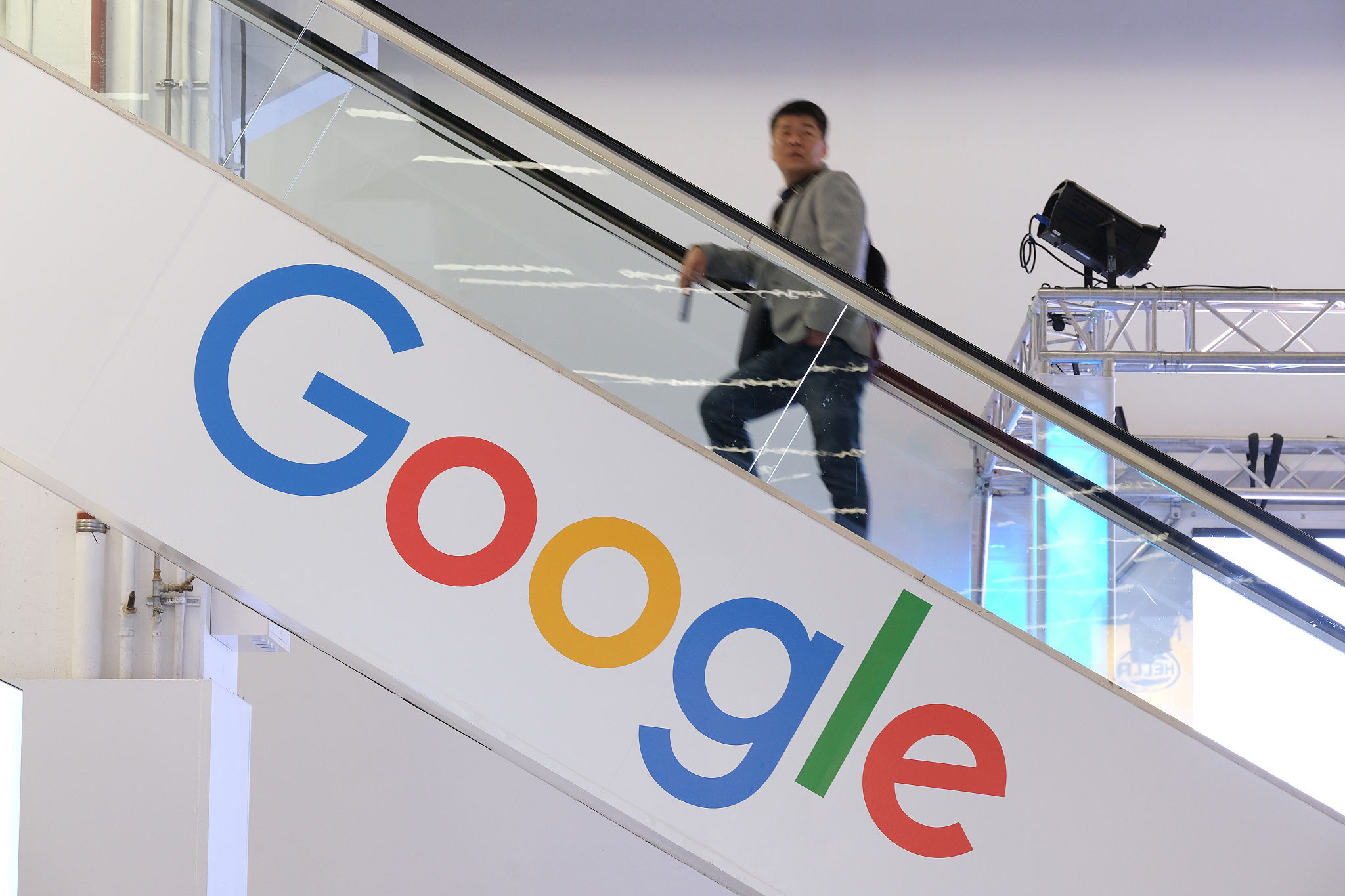 谷歌一个更新致Pixel 6系列网络信号丢失：欧洲多个国家用户中招--快科技--科技改变未来