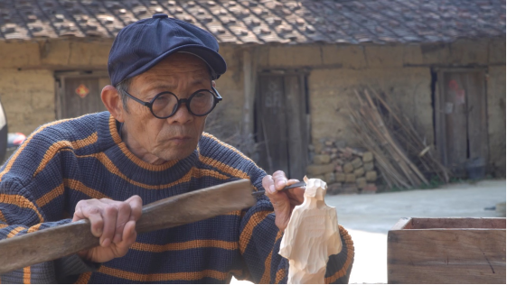 卢正义和七彩虹科技来了一次梦幻联动,以中华传统手艺雕刻出栩栩如生