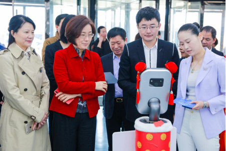 忠琼率队参访猎户星空 与傅盛畅谈人工智能落