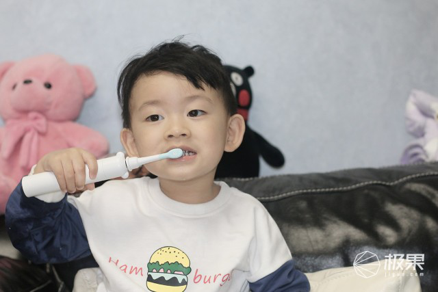:国内最好用的wellsmile儿童电动牙刷,刷的好干