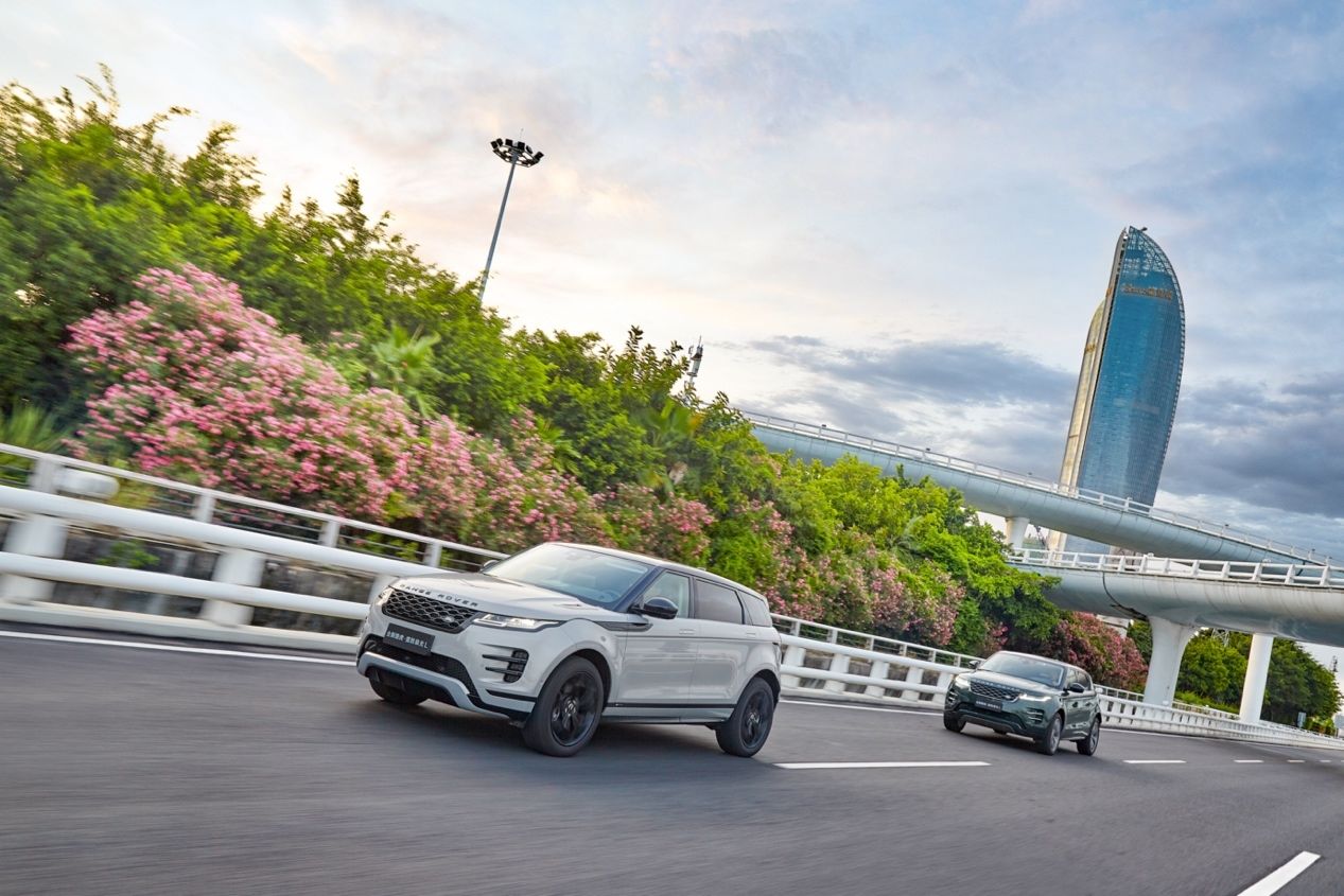 天生瞩目全新路虎揽胜极光l探享厦门